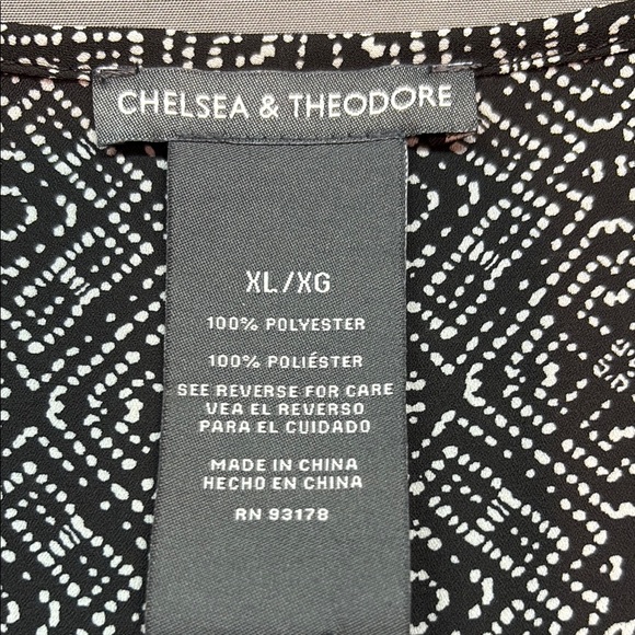 Chelsea & Theodore Long Sleeve Asymmetrical hem Black/White Graphic Blouse XL - Picture 2 of 7